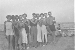 spiaggia-con-parenti-e-amici